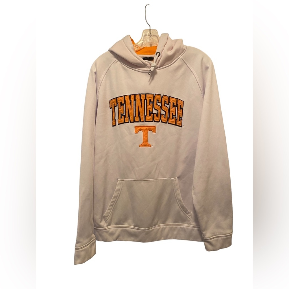- Colosseum Tennessee hoodie. Size XL. Good condition.